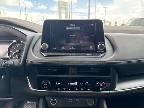 Used 2023 Nissan Rogue SV FWD image 21