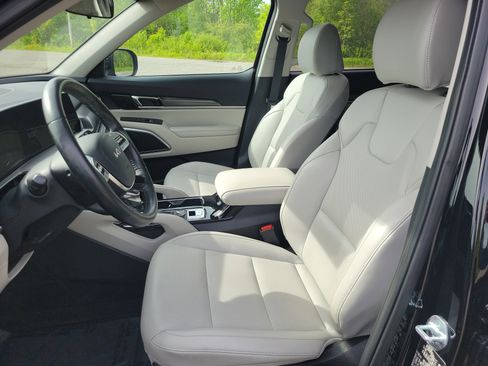 Used 2024 Kia Telluride S AWD/4WD image 14