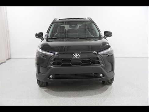 Used 2026 Toyota Corolla Cross XLE w/ Convenience Package image 2