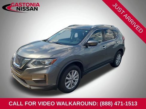 Used 2018 Nissan Rogue SV image 1