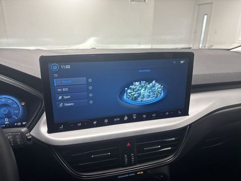 Used 2025 Ford Escape Platinum image 43