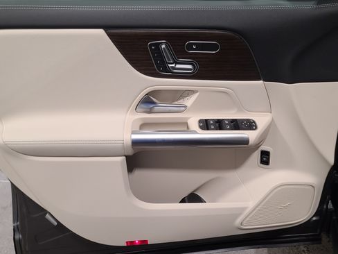 New 2026 Mercedes-Benz GLA 250 4MATIC image 11