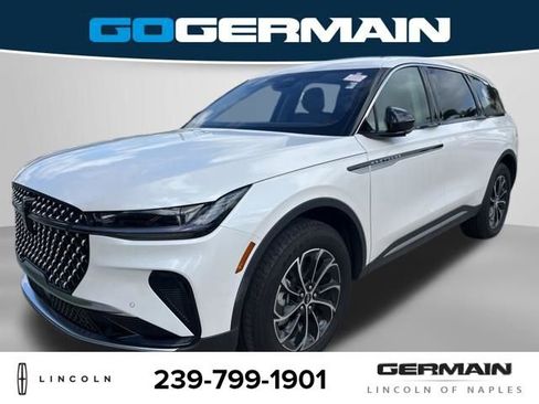 Used 2025 Lincoln Nautilus Premier image 1