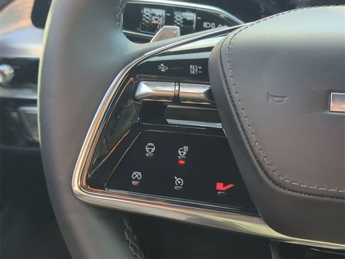 Used 2026 Cadillac Lyriq V image 10