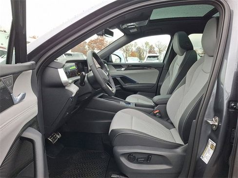 New 2026 Volkswagen Tiguan SE R-Line image 6