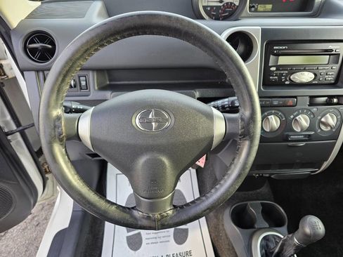 Used 2005 Scion xB image 12