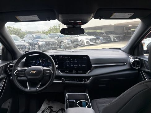 Used 2025 Chevrolet Equinox LT FWD image 20