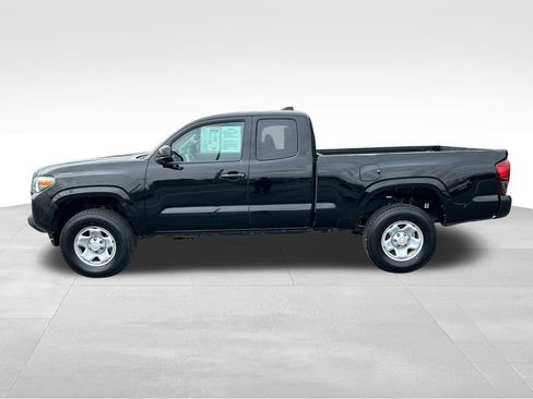 Certified 2022 Toyota Tacoma SR AWD/4WD image 3