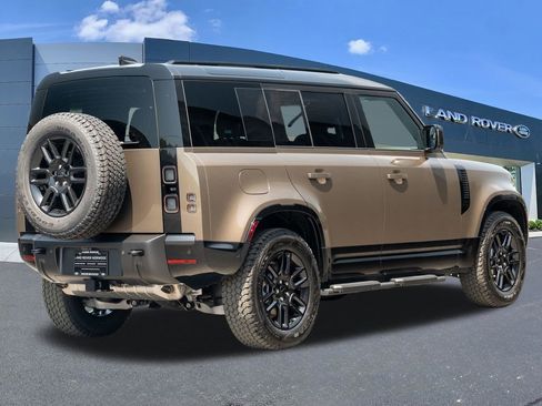 New 2026 Land Rover Defender 110 X-Dynamic SE AWD/4WD image 4