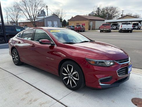 Used 2018 Chevrolet Malibu LT w/ Leather Package image 6