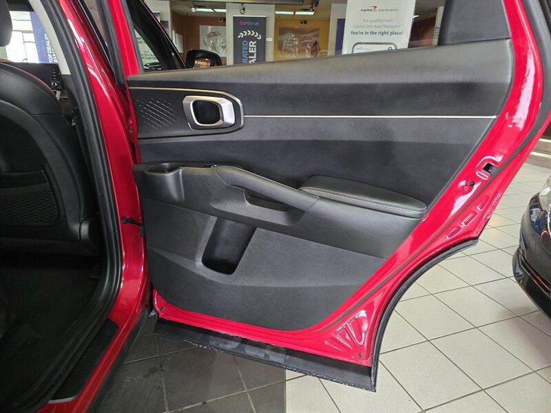 Used 2022 Kia Sorento S AWD/4WD image 17