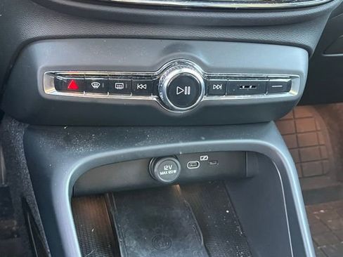 Used 2023 Volvo XC40 Recharge Ultimate w/ Protection Package Premier image 27