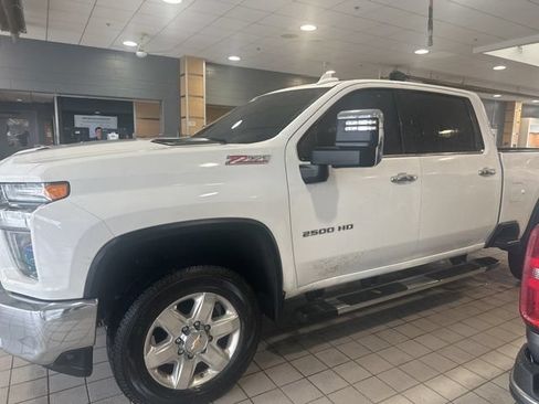 Used 2022 Chevrolet Silverado 2500 LTZ AWD/4WD image 2