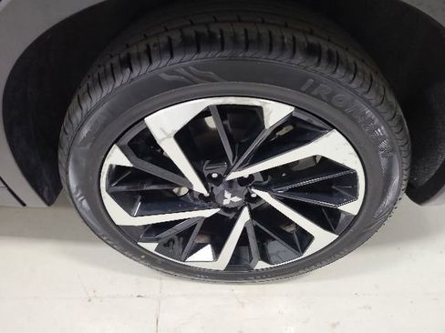 Used 2024 Mitsubishi Outlander SE FWD image 35