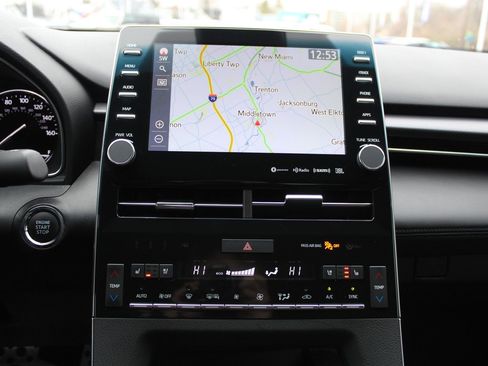 Used 2022 Toyota Avalon Touring image 18