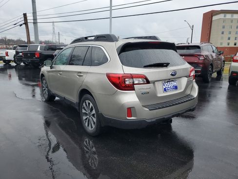 Used 2015 Subaru Outback 2.5i Limited image 2