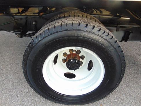 Certified 2024 Ford E-450 and Econoline 450 Super Duty w/ Power Windows & Locks Group image 12