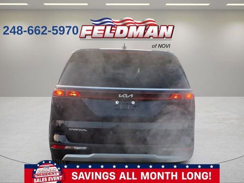Used 2023 Kia Carnival LX image 4