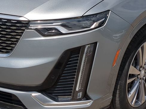 Used 2024 Cadillac XT6 Premium Luxury AWD/4WD image 11