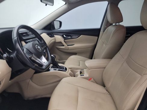 Used 2018 Nissan Rogue SV w/ Premium Package FWD image 17