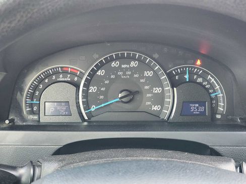 Used 2015 Toyota Camry LE image 16