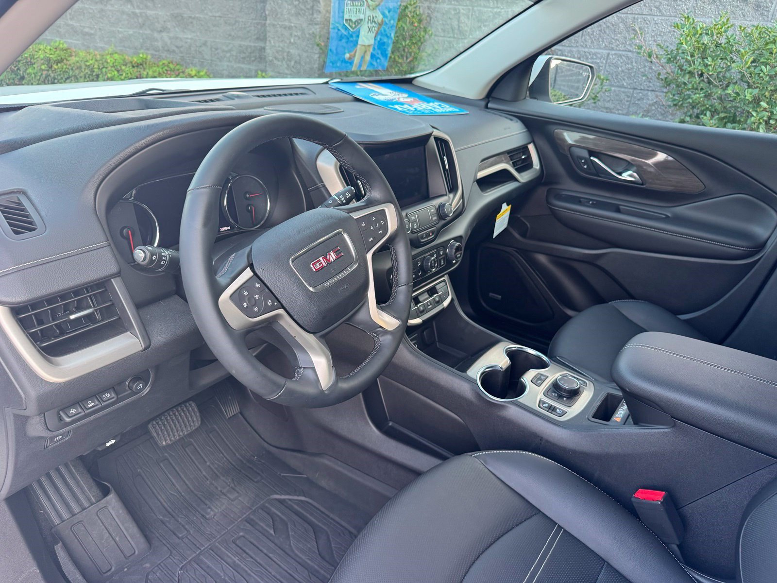 Used 2024 GMC Terrain Denali w/ Denali Premium Package AWD/4WD image 31