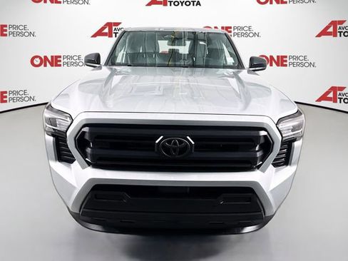 Certified 2025 Toyota Tacoma SR AWD/4WD image 2
