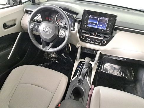 Used 2022 Toyota Corolla Cross L image 15