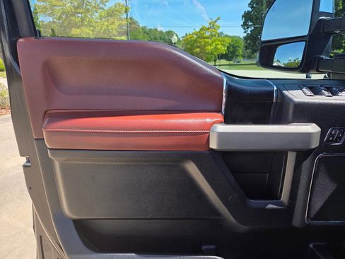 Used 2019 Ford F250 Platinum w/ Platinum Ultimate Package AWD/4WD image 18