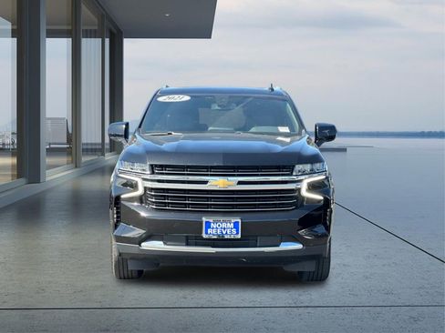 Used 2021 Chevrolet Suburban LT w/ Rear Media and Nav Package image 9