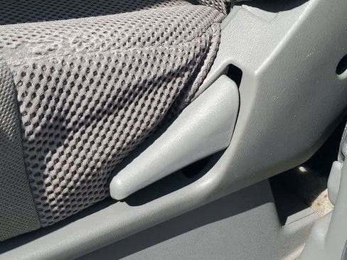 Used 2016 Nissan Frontier SV w/ SV Value Truck Package image 18