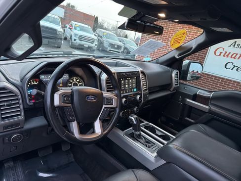 Used 2017 Ford F150 Platinum w/ Equipment Group 701A Luxury image 15