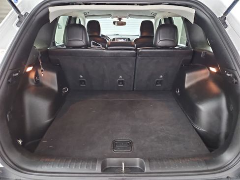 Used 2019 Jeep Cherokee Trailhawk image 34