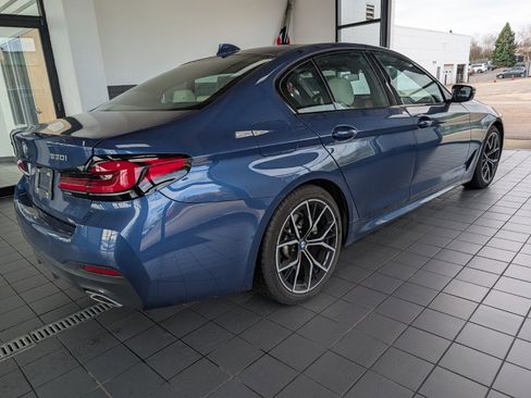 Used 2023 BMW 530i xDrive image 2