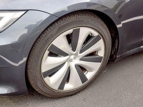 Used 2021 Tesla Model S Long Range Plus AWD/4WD image 22