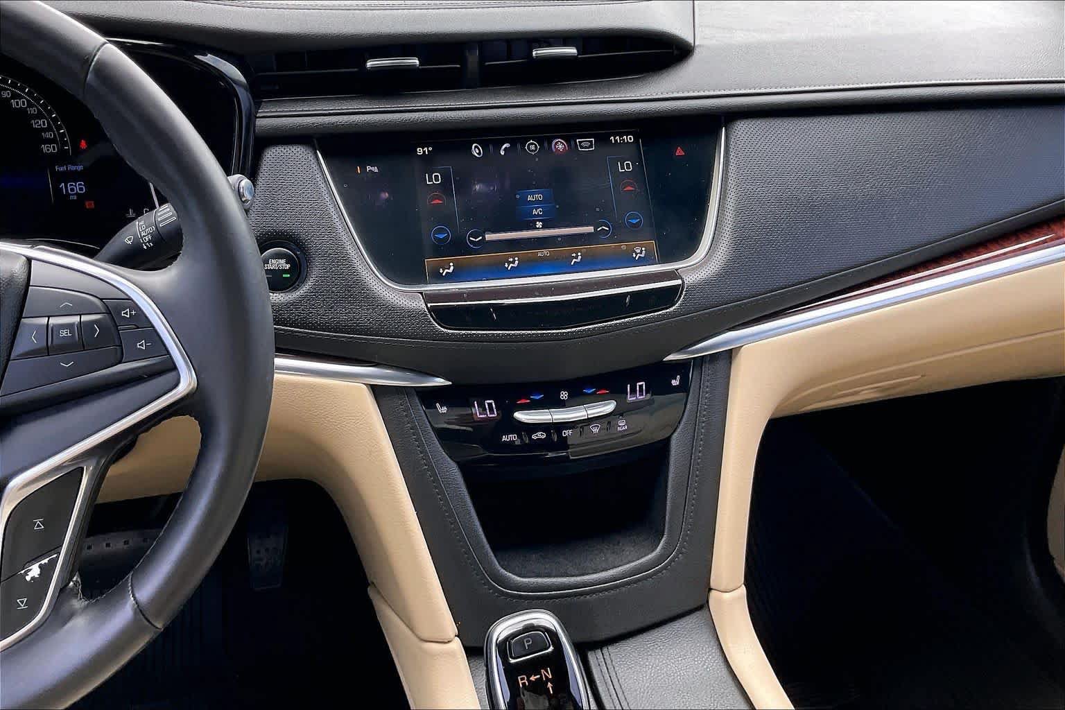 Used 2018 Cadillac XT5 Luxury w/ Driver Awareness Package FWD image 7