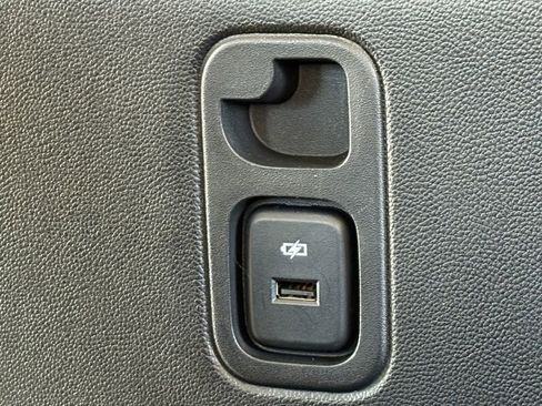 Used 2020 Chevrolet Traverse LT w/ LT Premium Package image 23