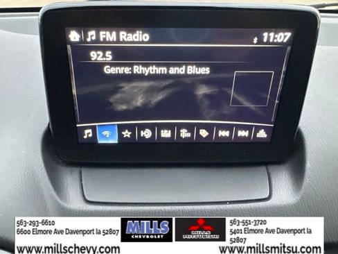 Used 2019 Toyota Yaris LE image 23