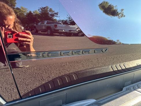 New 2026 GMC Sierra EV Elevation w/ LPO, Elevation Dark Package image 60