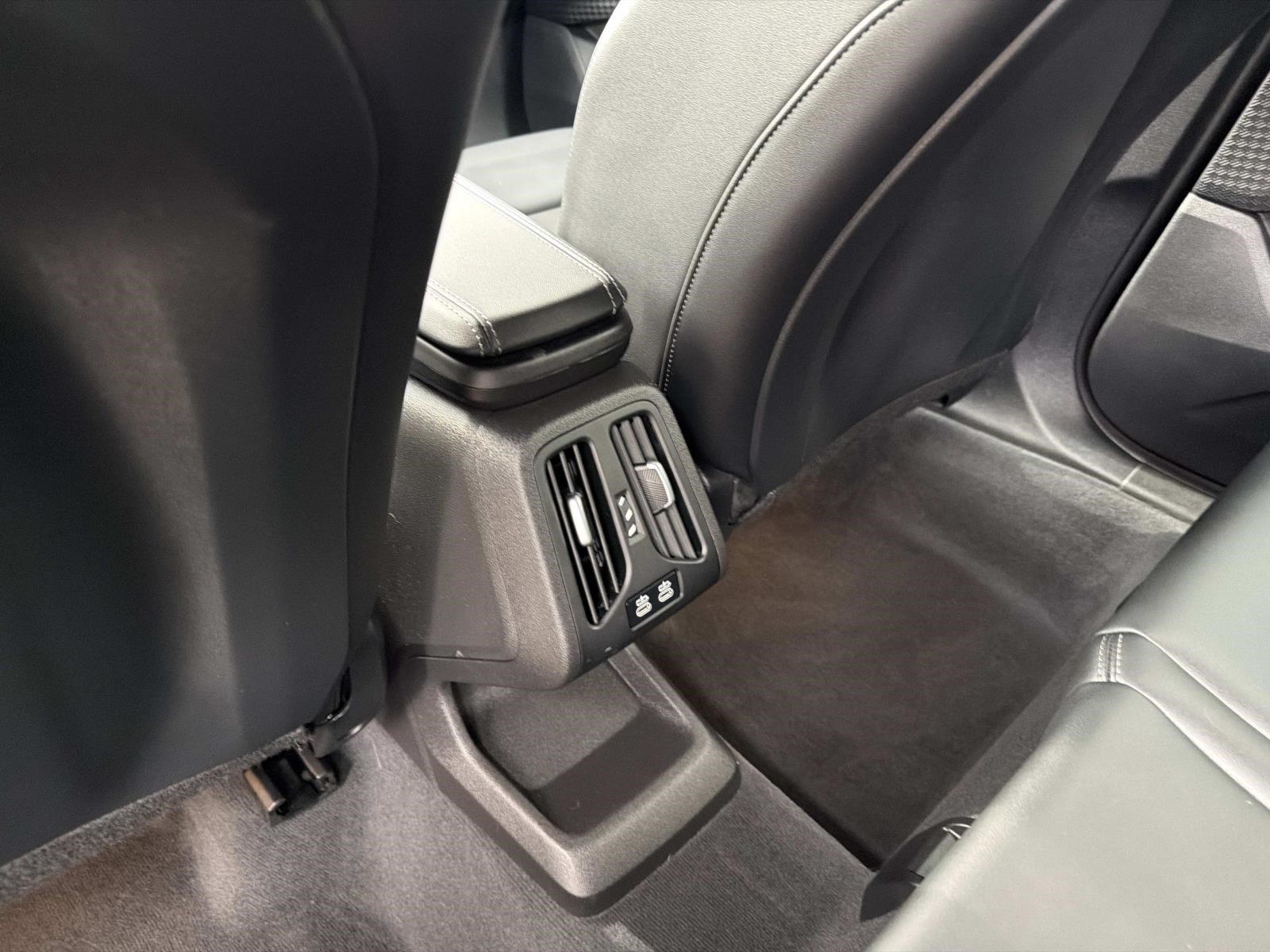 Certified 2025 BMW X2 xDrive28i AWD/4WD image 31
