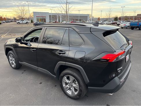 Used 2024 Toyota RAV4 XLE image 17