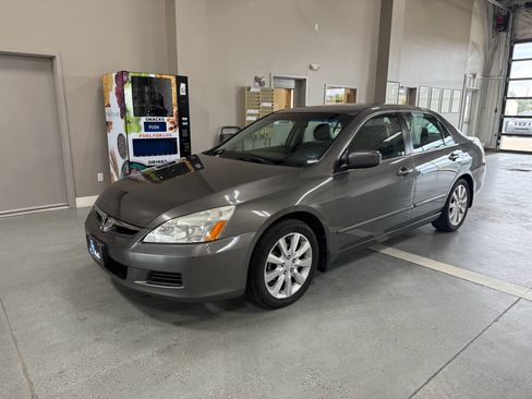 Used 2006 Honda Accord EX-L image 2