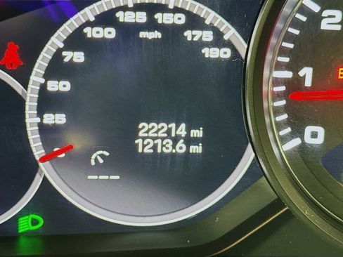 Used 2022 Porsche Cayenne GTS AWD/4WD image 33