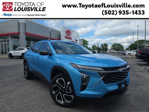 Used 2025 Chevrolet Trax RS w/ Driver Confidence Package FWD image 1