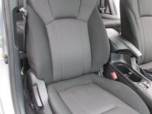 Used 2018 Subaru Impreza 2.0i Premium image 17