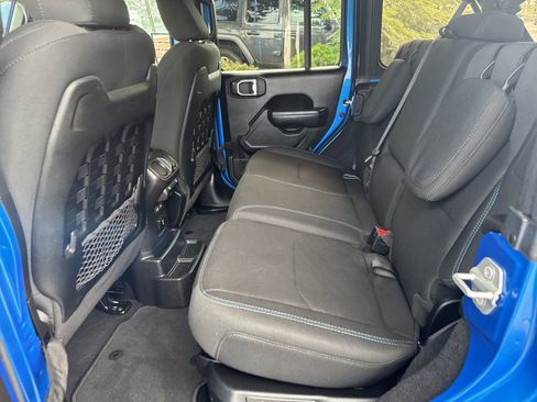 Certified 2022 Jeep Wrangler Unlimited Rubicon 4xe w/ Steel Bumper Group image 40