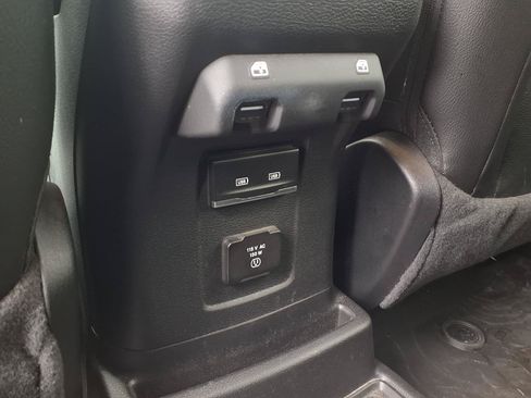 Used 2022 Jeep Wrangler Unlimited Sahara w/ LED Lighting Group AWD/4WD image 23