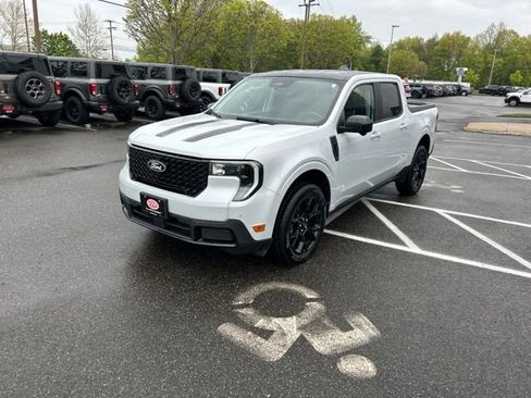 Used 2025 Ford Maverick Lariat w/ Black Appearance Package AWD/4WD image 3