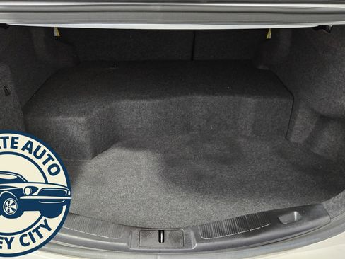 Used 2020 Ford Fusion Titanium image 31