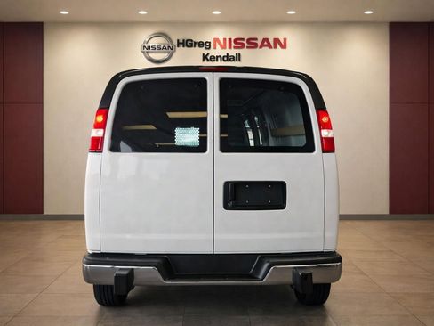 Used 2024 GMC Savana 2500 w/ Driver Convenience Package RWD image 6
